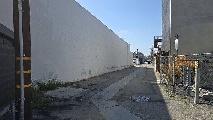 a-Alley N of Centinela Major to Mesmer558