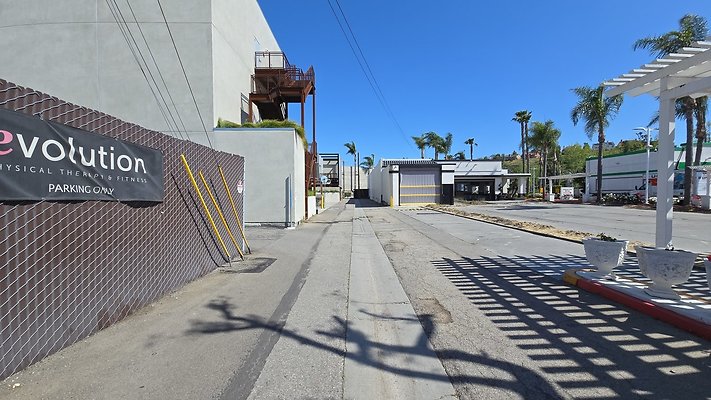 a-Alley N of Centinela Major to Mesmer550