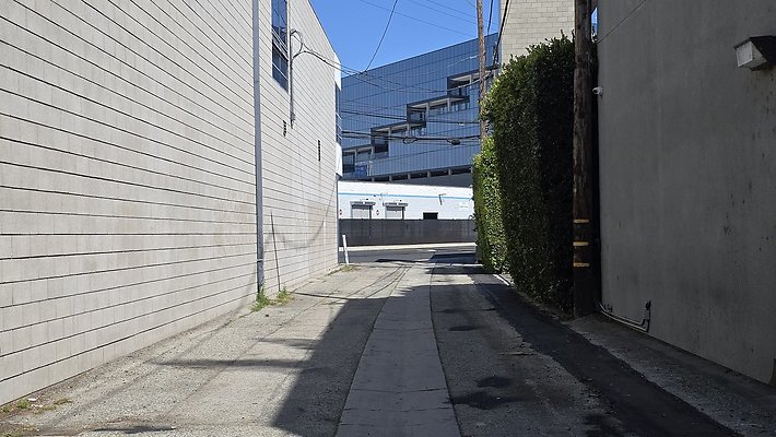 a-Alley N of Centinela Major to Mesmer557