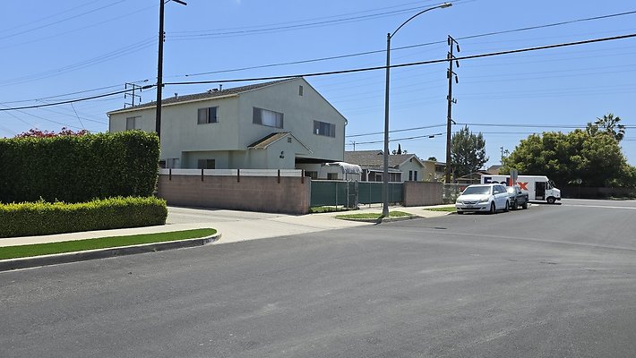 a-Alley N of Centinela Hammack to Lucile545