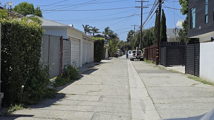 a-Alley N of Inglewood Beatrice to Aneta592