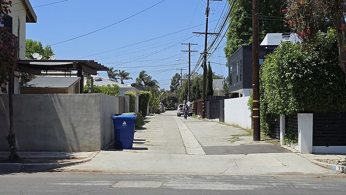 a-Alley N of Inglewood Beatrice to Aneta590
