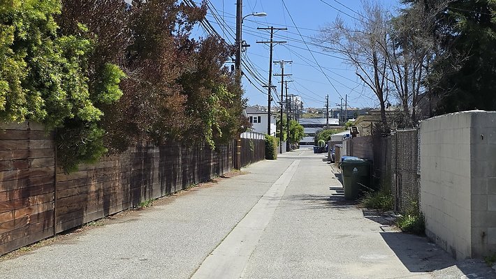 a-Alley N of Inglewood Beatrice to Aneta584
