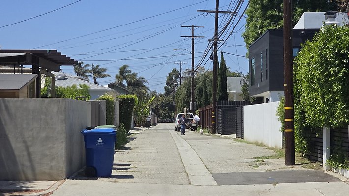 a-Alley N of Inglewood Beatrice to Aneta589