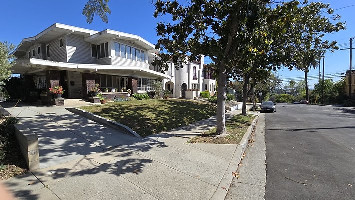 806 808 N Lafayette Park Pl