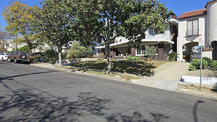 a-806 808 N Lafayette Pk694
