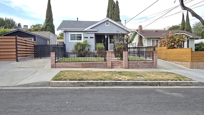 4215 camero ave - LEFT FLYER