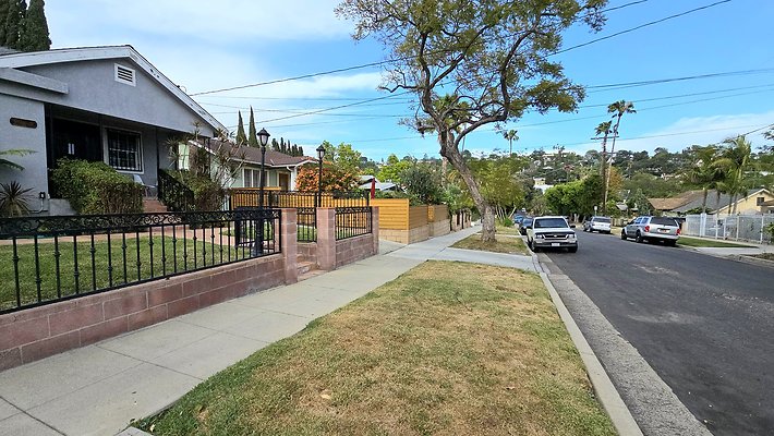 4215 camero ave duplex flyer761