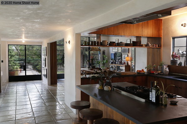 23Kitchen-entry-overview