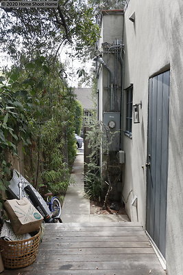 32kitchen-side-patio-reverse