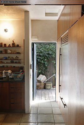 30kitchen-side-door