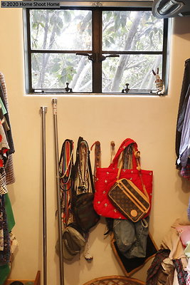 11walk-in-closet-cont