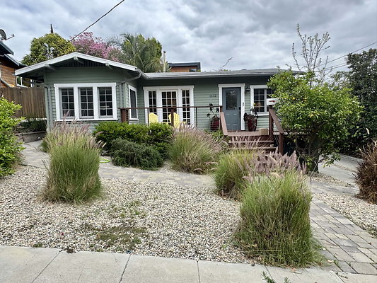 UNI 673B- Waterloo Street