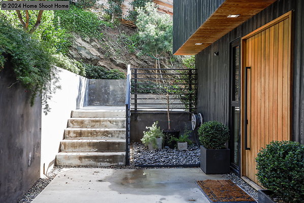 75front-patio-reverse
