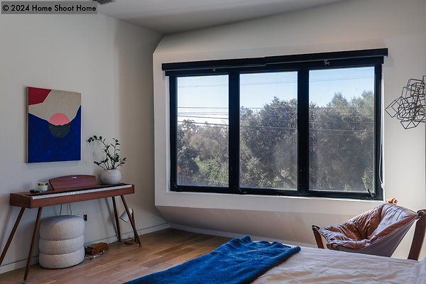 15master-bedroom-alt-reverse