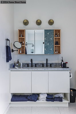 18master-bathroom-alt