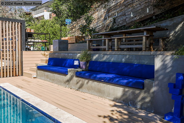 60pool-patio