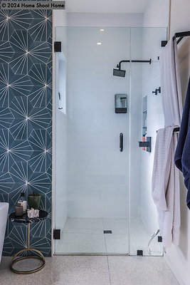 19master-bathroom-alt-reverse