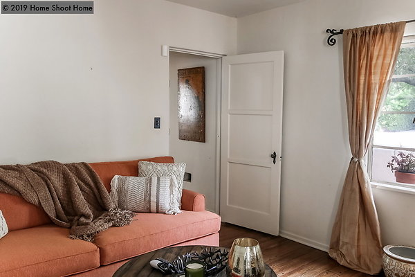 18family-room-reverse