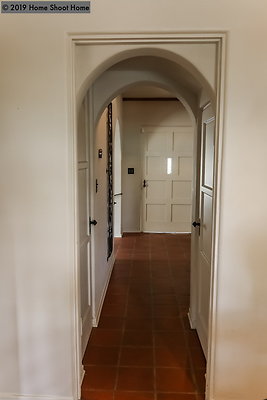 03entrance-hall-reverse