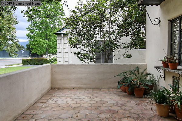 47front-patio