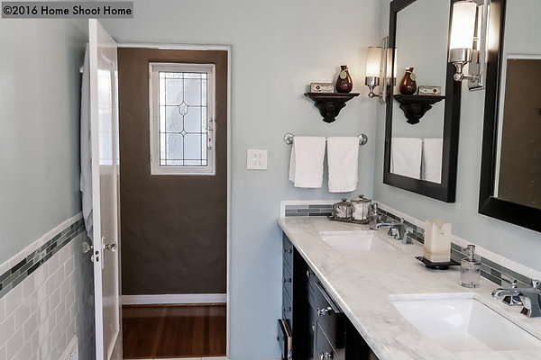 26master-bathroom-reverse