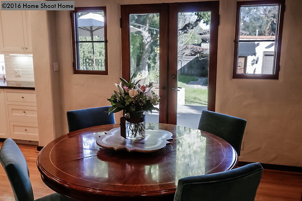 10dining-area