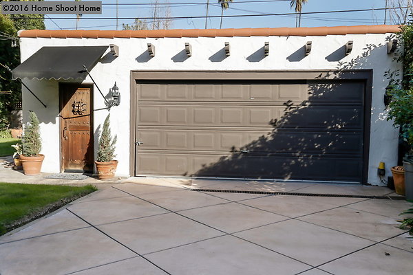 38garage-and-laundry-room