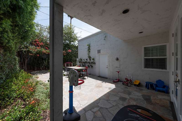 11131 patio 2