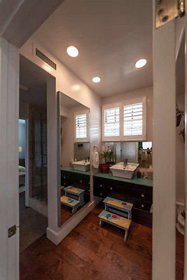 11131 bath 8