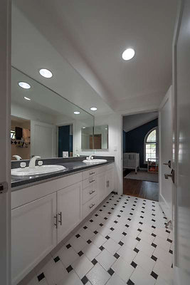 11131 bath 5