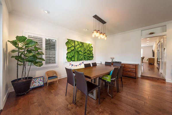 11131 dining 3