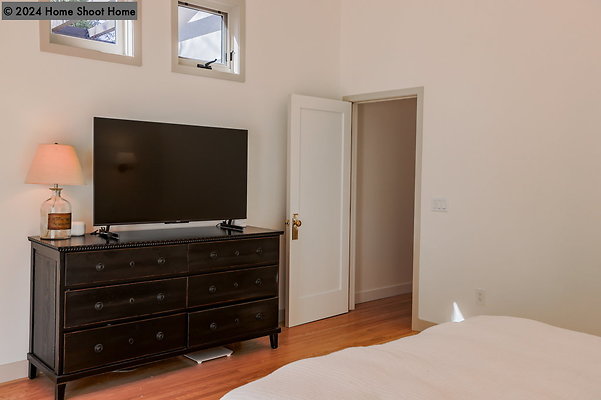 33master-bedroom-reverse