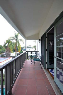 9501 balcony 1