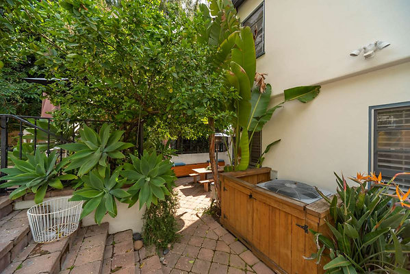 13313 patio 2