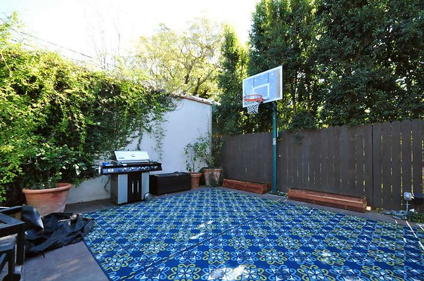 8976 patio 1