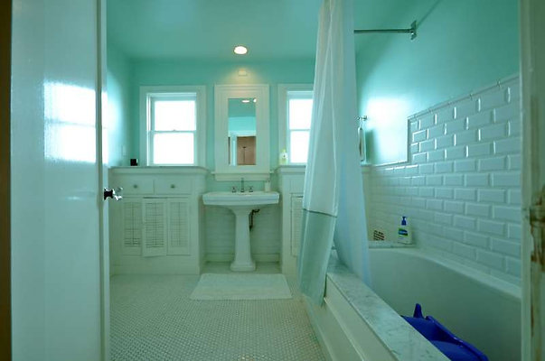 8976 bath 2
