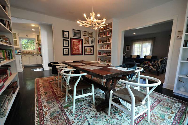 8976 dining 1
