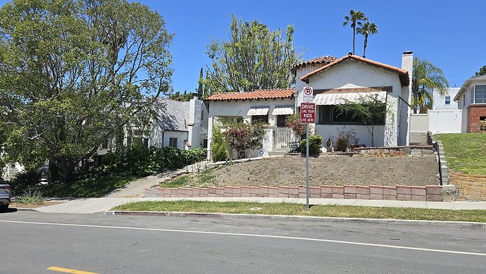 4239 russell - LEFT FLYER