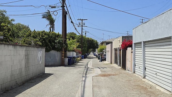 a-Alley E of Culver Elenda to Harter447