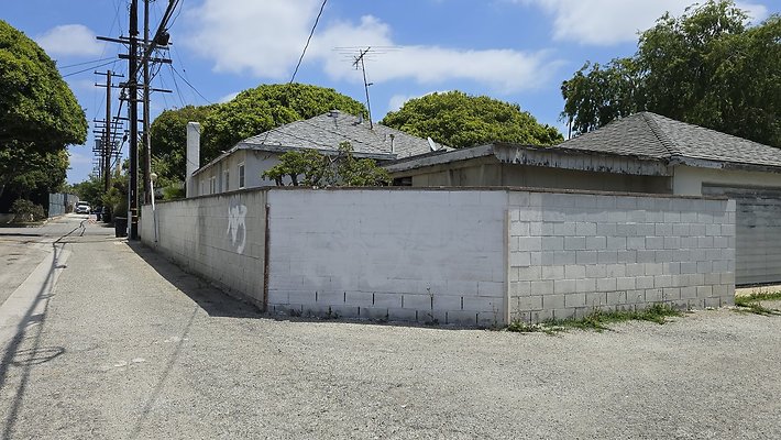 a-Alley E of Culver Elenda to Harter452