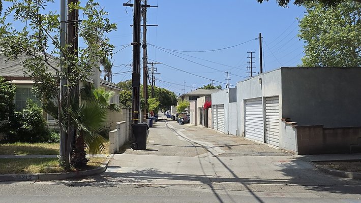 Alley E of Culver Elenda to Harter