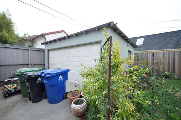 9084 garage 1