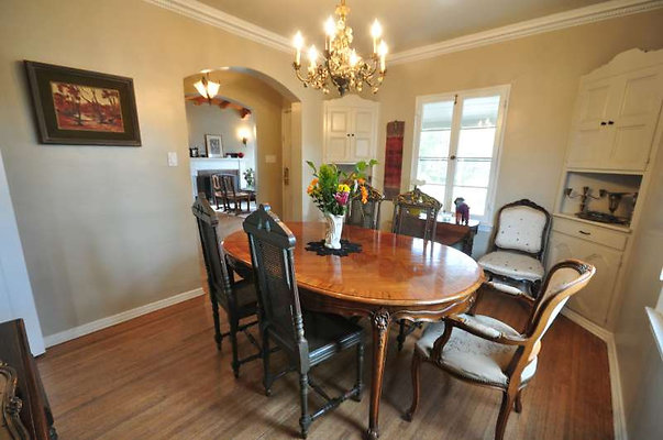 9084 dining 2
