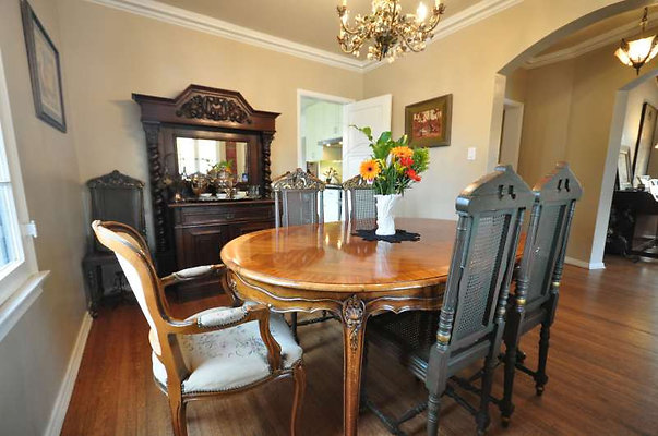 9084 dining 4