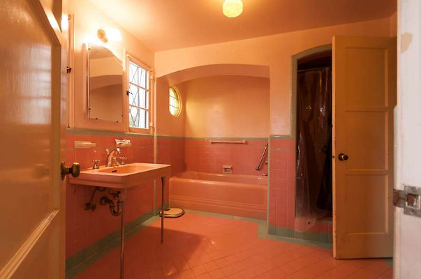 2504 bath 1