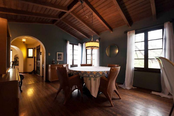 2504 dining 1