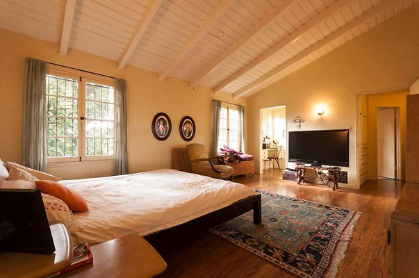 2504 bed 4