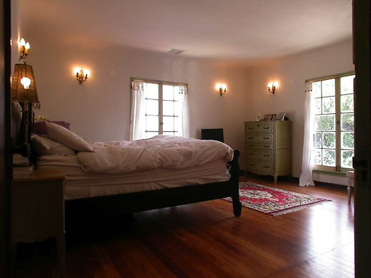 8537 bed 3