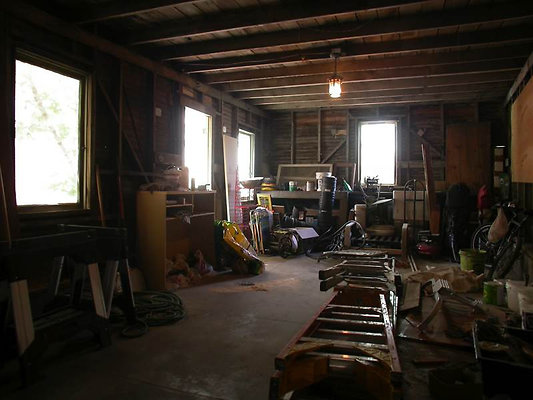 8537 garage 3